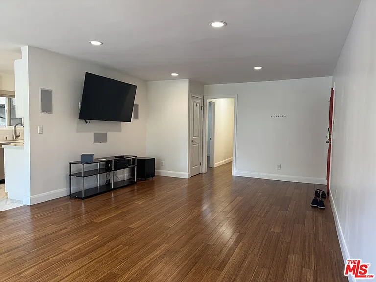 1601 Veteran Ave #101 — Photo 11