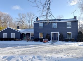 10635 Foxcroft Dr, Cedarburg, WI 53012
