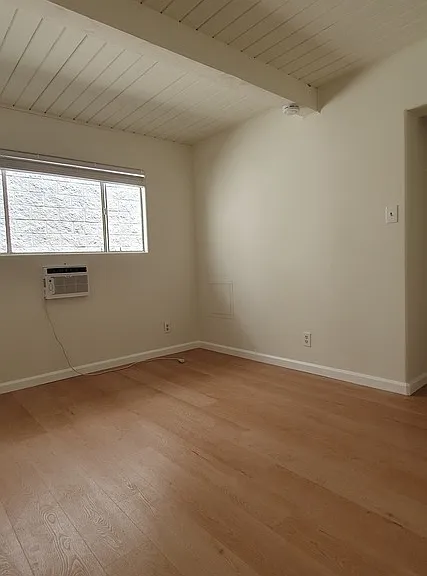 2846 Blenheim Ave — Photo 8