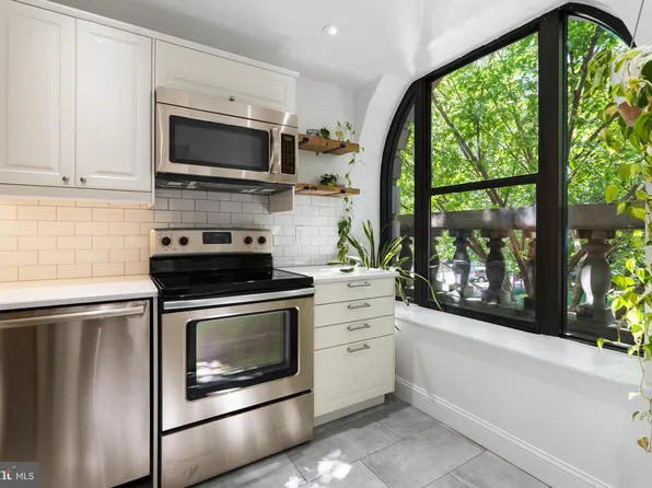 1115 12th St NW APT 201, Washington, DC 20005