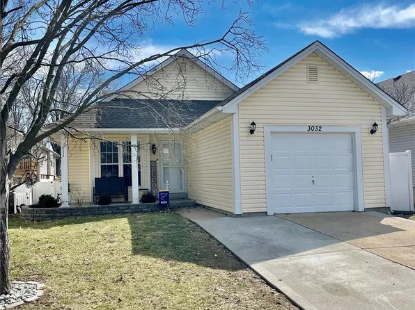 3032 Plum Creek Dr, Saint Charles, MO 63303