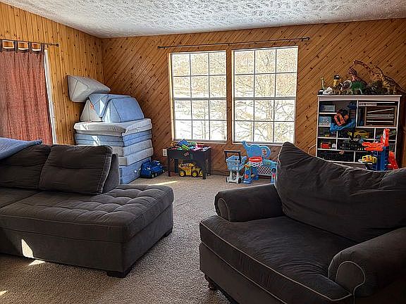 3rd image of 3983 Daybrook Rd