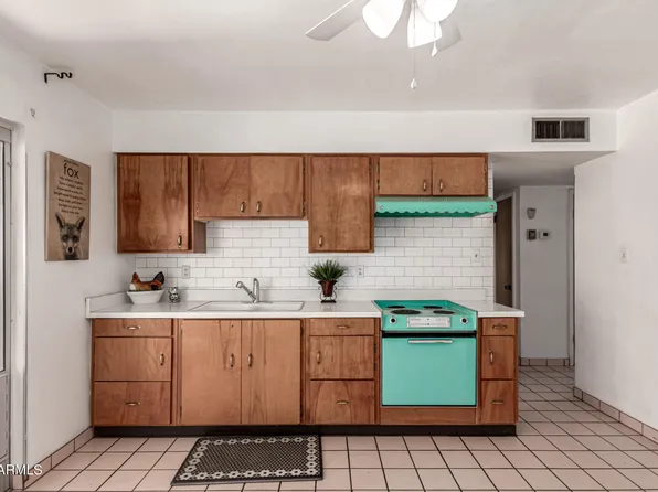 539 E PEBBLE BEACH Drive, Tempe, AZ 85282