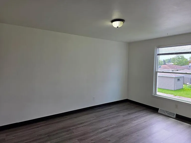 1095 Gillingham Rd #D — Photo 7