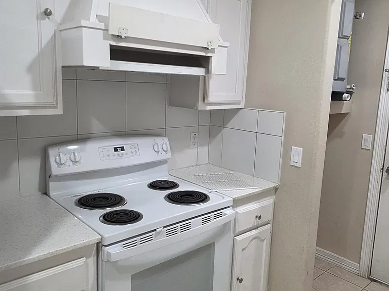 7609 Villa Rama South St #4 — Photo 7