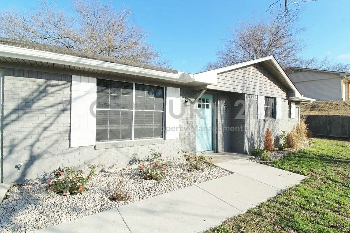 Building Photo - 610 Overlook Dr