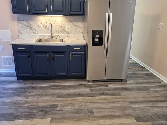 2nd image of 21 Edgewood St #2