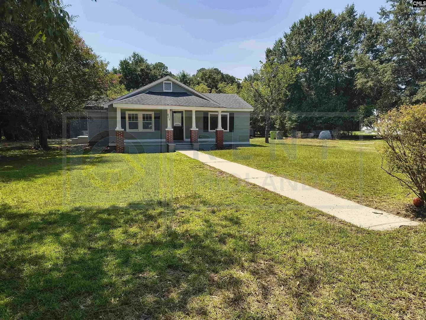 Beautiful Bungalow Available — Photo 2