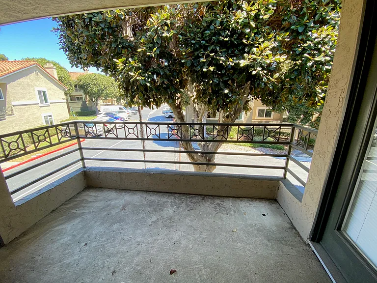 7405 Charmant Dr #2102 — Photo 8
