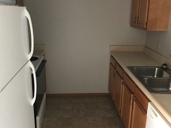 4th image of 1146 King Ave