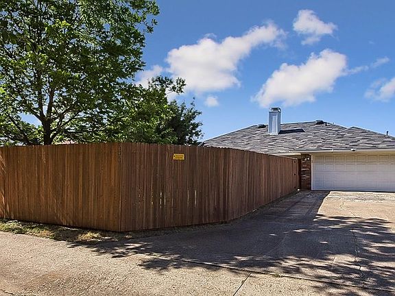 4th image of 2420 Winona Dr