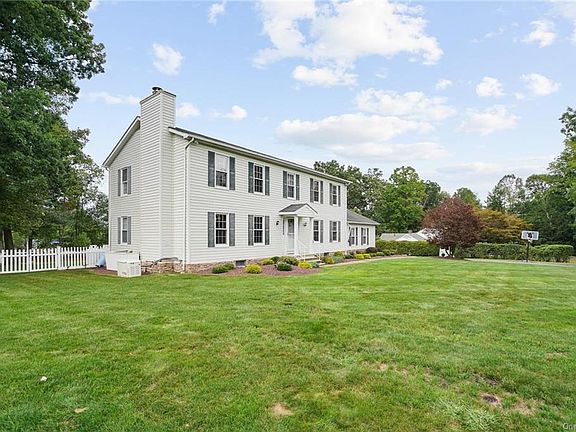 2nd image of 57 Glenvue Dr