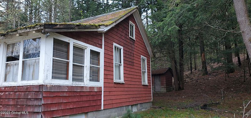 2nd image of 363 Horse Hill Road