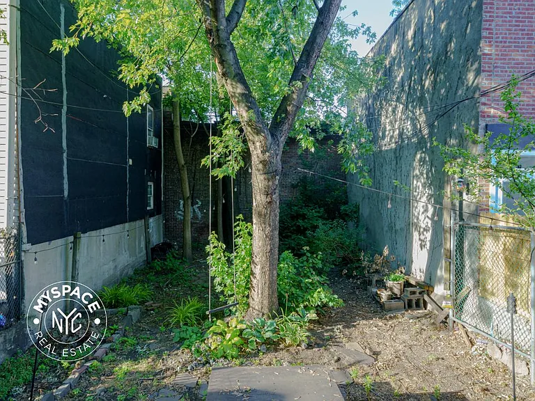 147 9th St #1A — Photo 11