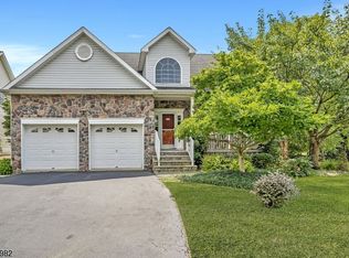 7 Apgar Ct, Flemington, NJ 08822