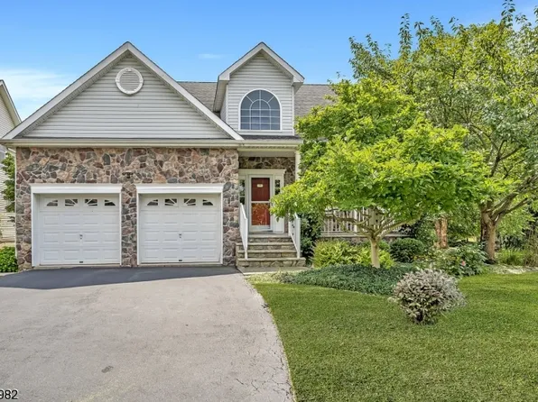 7 Apgar Ct, Raritan Twp., NJ 08822