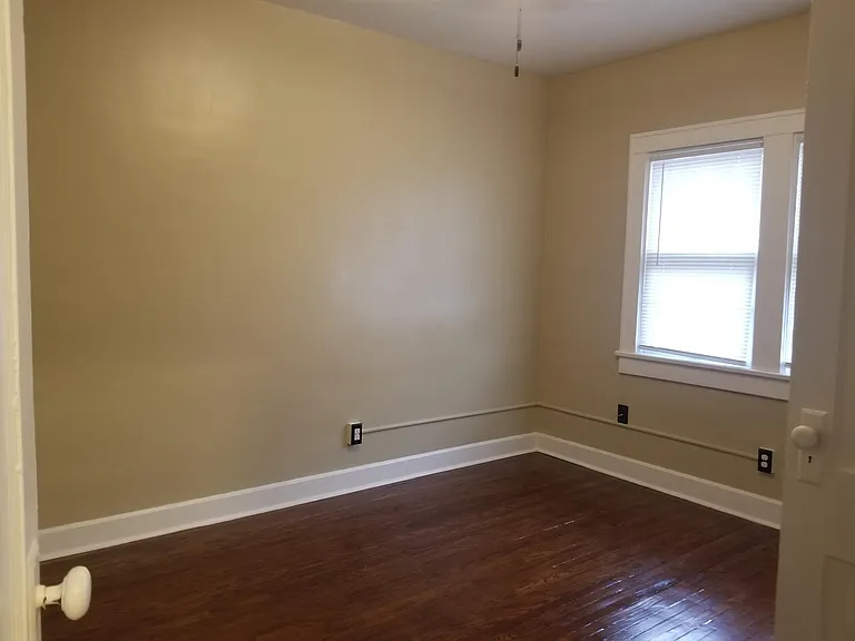2401 Shelby St #4 — Photo 13