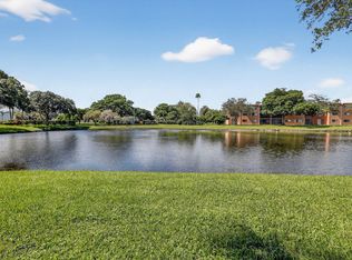 5550 Witney Dr #101, Delray Beach, FL 33446