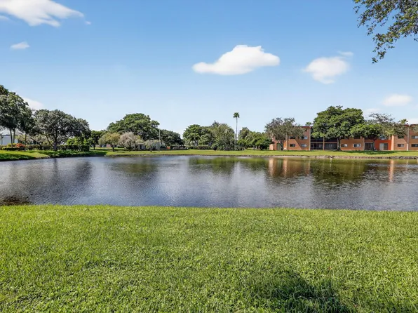 5550 Witney Drive #101, Delray Beach, FL 33484
