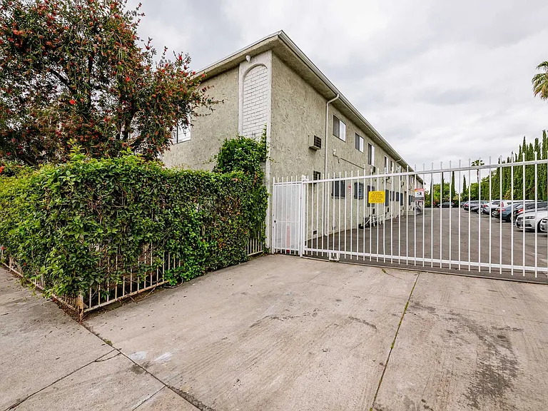 MC 6861 Sepulveda Properties, LLC — Photo 45