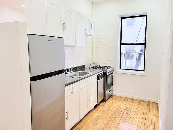 5th image of 774 Union St APT 5