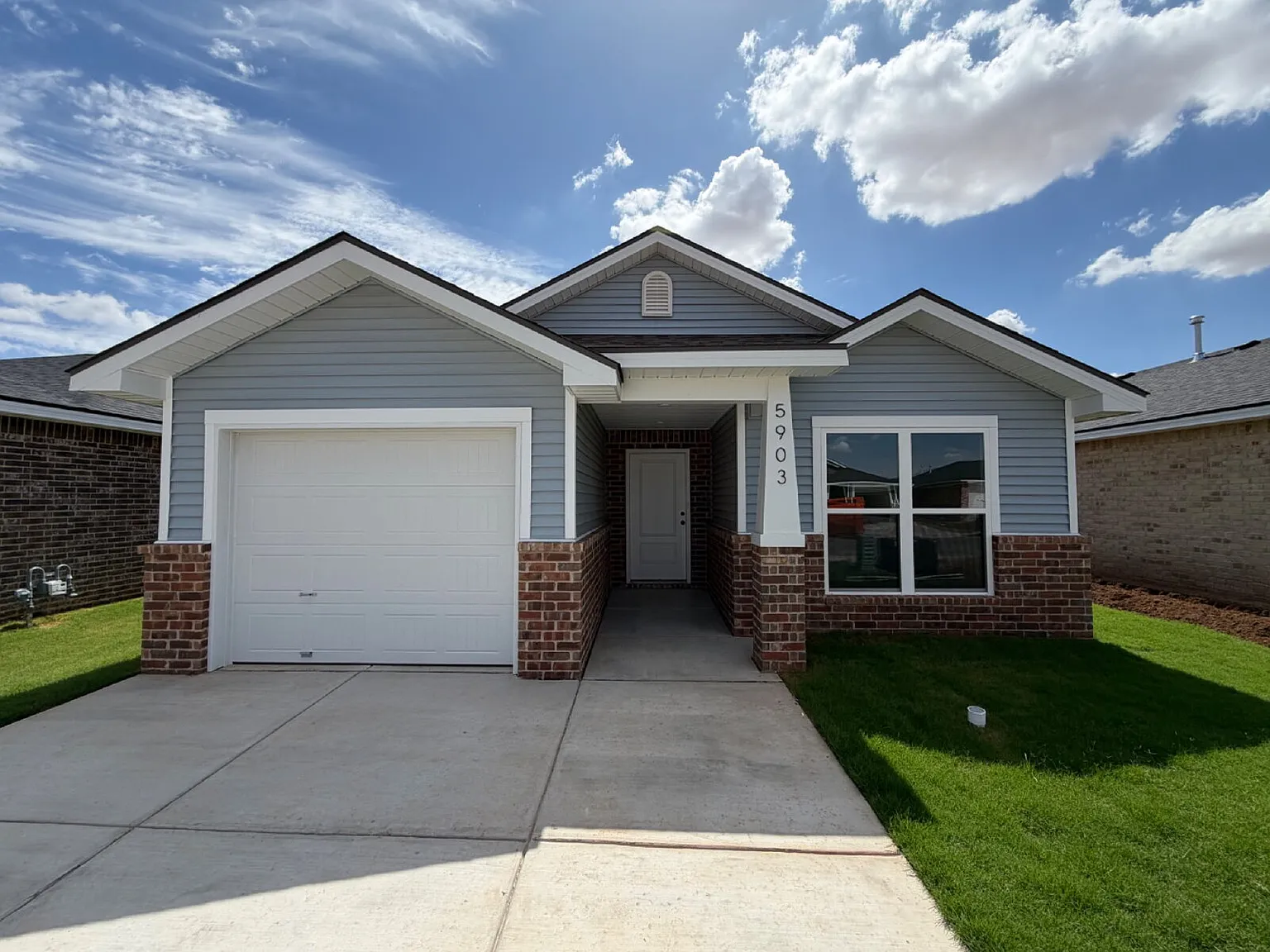 3 bed, 2.0 bath, 1100 sqft, $1,450 — Photo 1