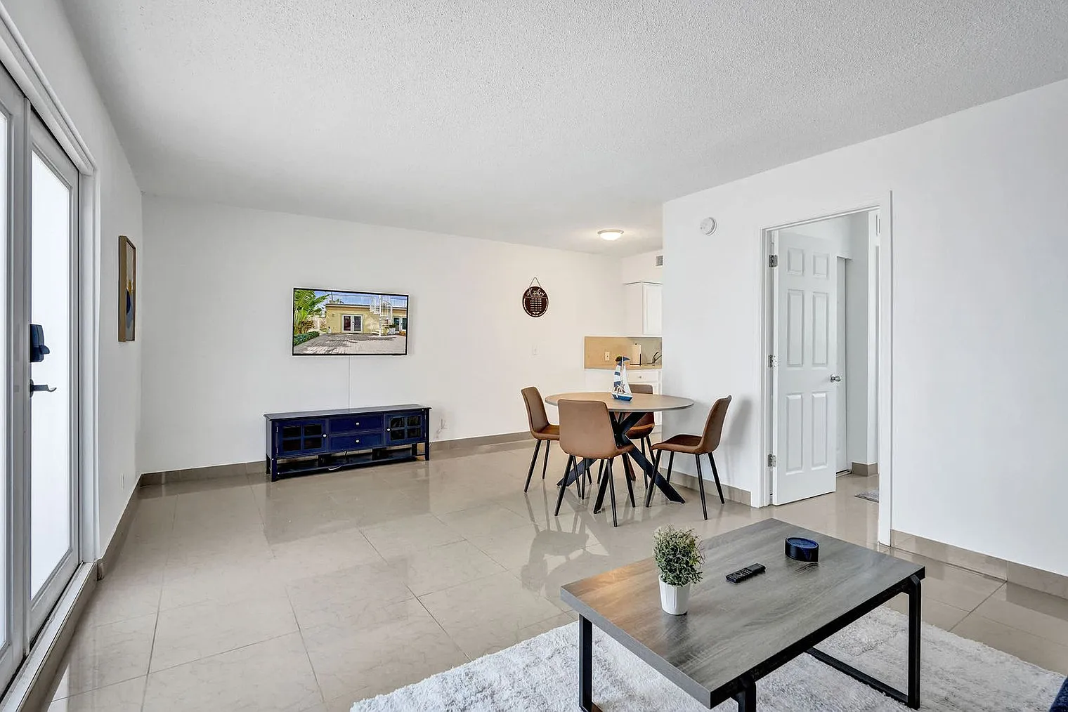 1 bed, 1.0 bath, $1,822 — Photo 3