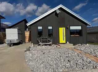 8137 S 19th Ave, Crowsnest Pass, AB T0K0M0