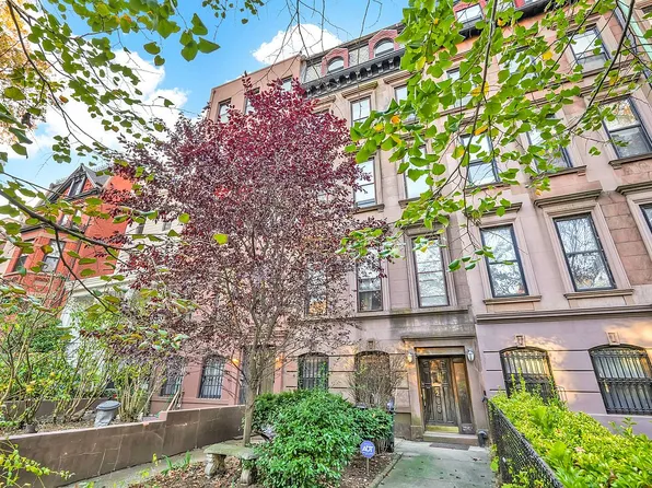 260 Clinton Ave, Brooklyn, NY 11205