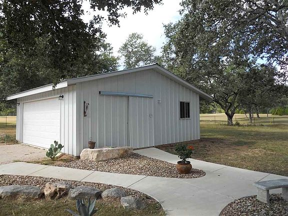 5th image of 1610 County Road 116
