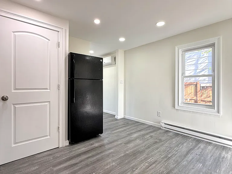 144 W End Ave — Photo 8
