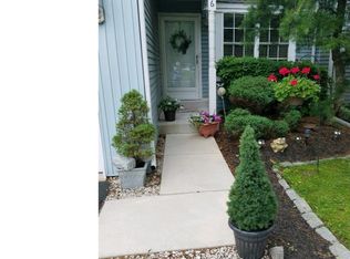 416 Bellows Ln, Feasterville Trevose, PA 19053