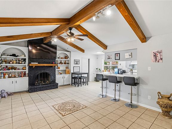 5th image of 1817 Jerome St