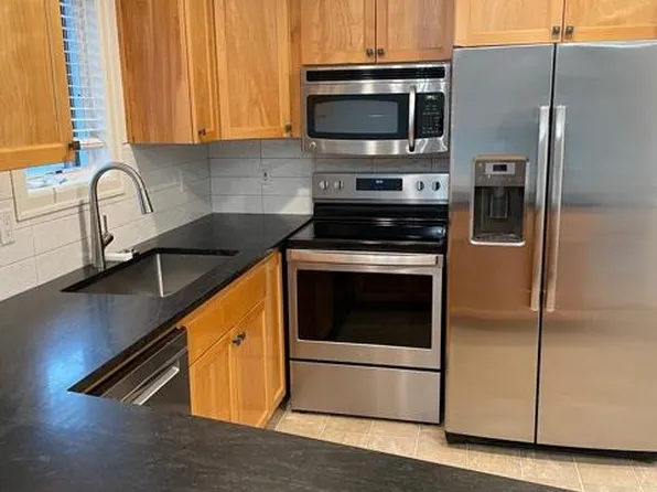 (undisclosed Address), Lake Oswego, OR 97035