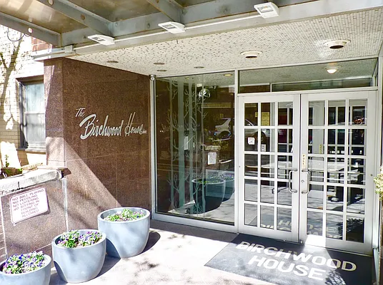 Rented by Keller Williams NYC | media 20