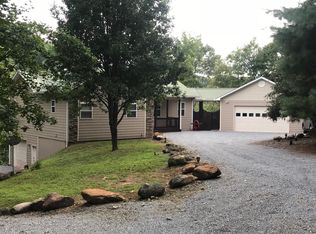 409 Mule Jump Dr, Hayesville, NC 28904