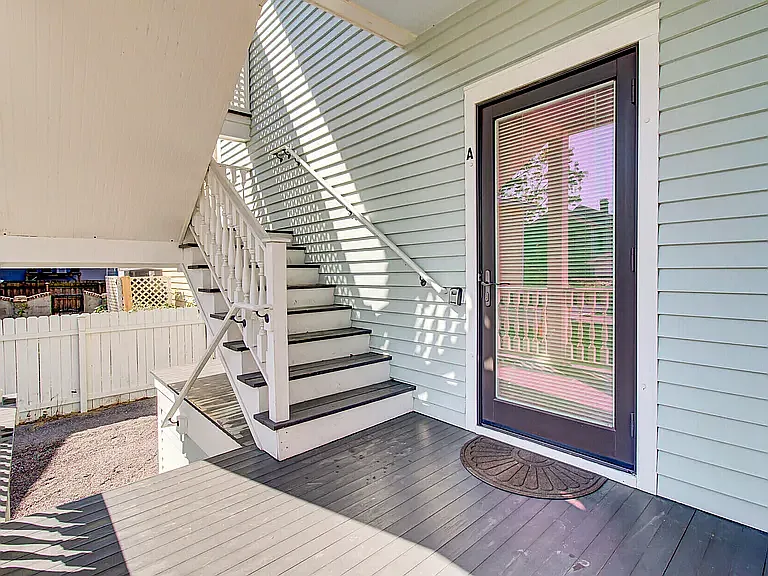54 Hanover St — Photo 22