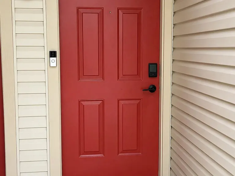 424 Tavistock #424 — Photo 1