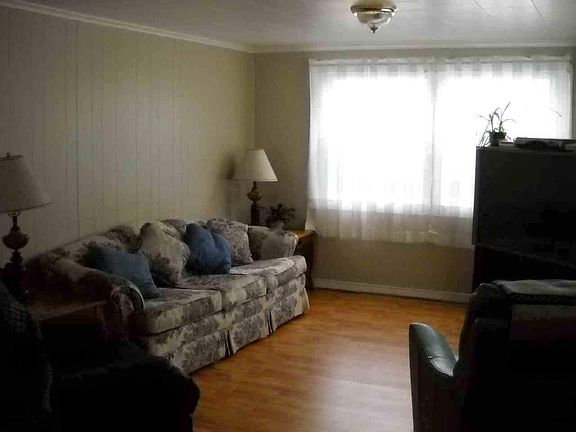 4th image of 243 Sherman Ave