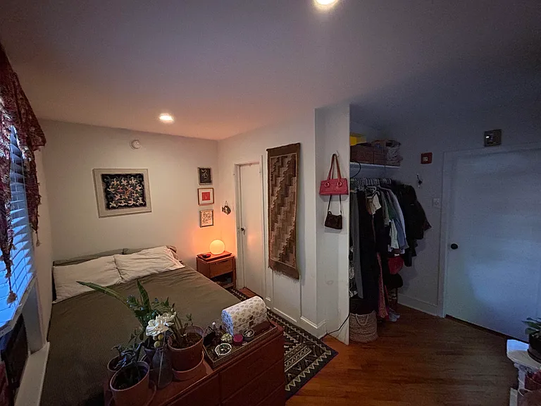 2311 E York St #1R — Photo 5