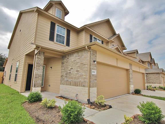 3rd image of 3911 Lexington Manor Ct