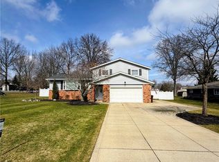 3520 Ridge Park Dr, Broadview Heights, OH 44147
