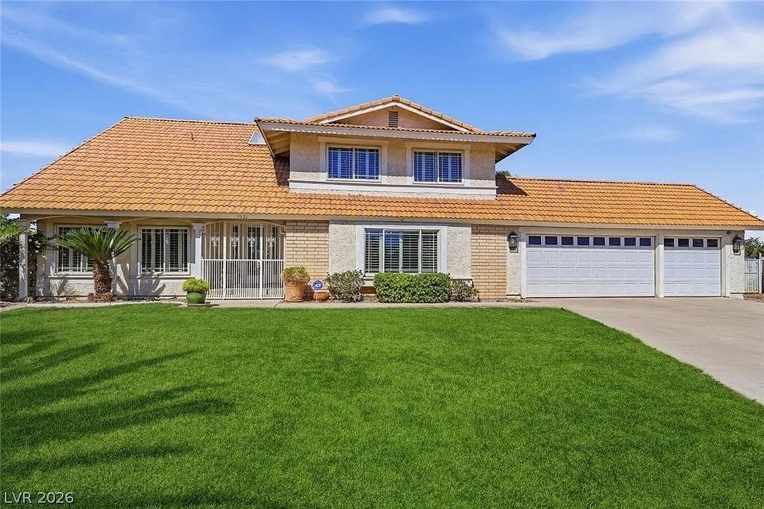 4 bed, 3.0 bath, 3227 sqft, $3,600 — Photo 3