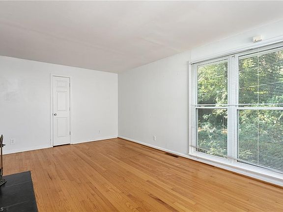 5th image of 2515 Fry St