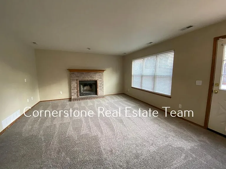 1345 Coolcrest Dr — Photo 20