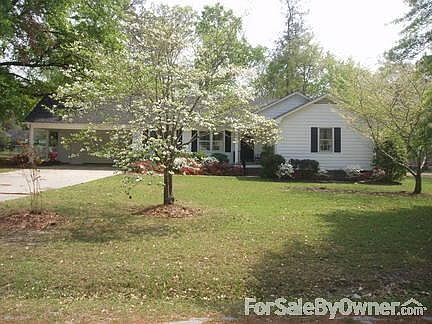 living room/dining room
						:
						When you enter the home, you see the openness of the lay out.