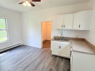 1016 Beechwood Ave, Farrell, PA 16121
