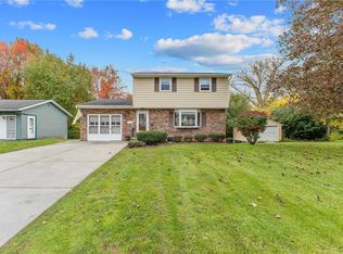 204 Chestnut Heights Dr, Liverpool, NY 13088