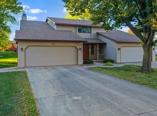 2404 Cedar Ridge Ct #C, Green Bay, WI 54313