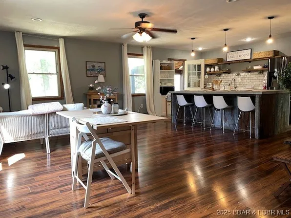 747 Paulson Dr, Edwards, MO 65326